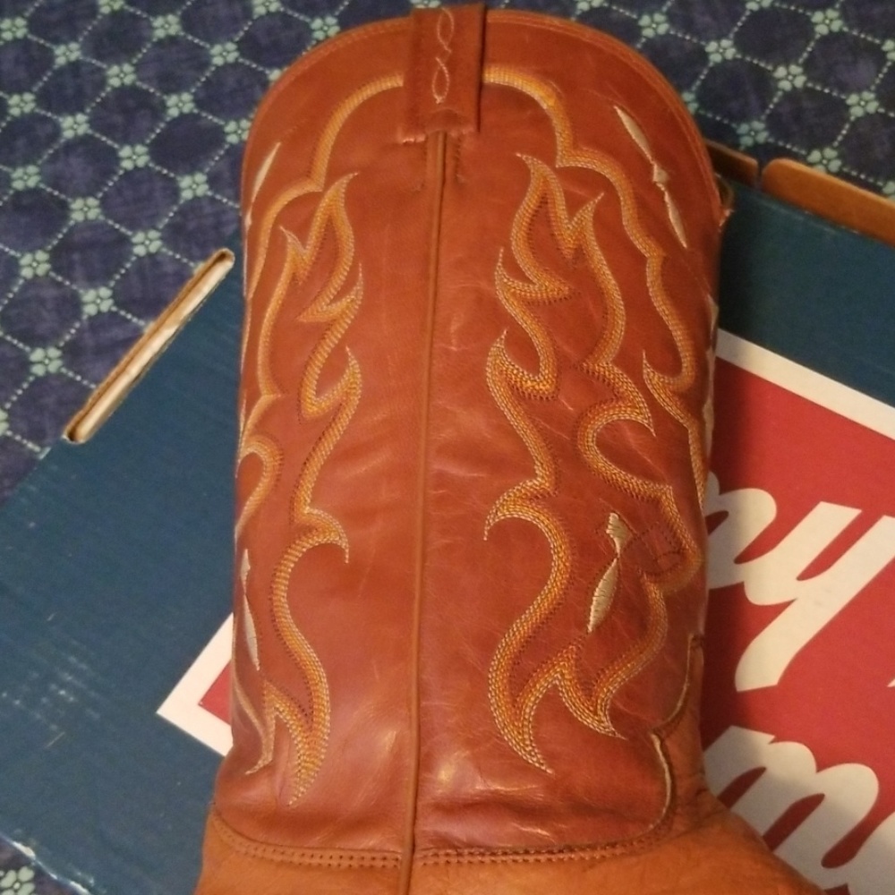 Boots - Picture 3 of 5